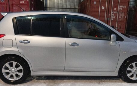 Nissan Tiida, 2011 год, 850 000 рублей, 1 фотография