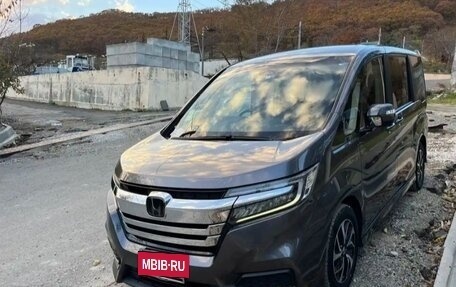 Honda Stepwgn IV, 2018 год, 2 485 000 рублей, 2 фотография