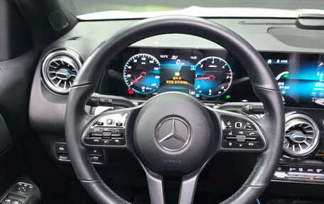 Mercedes-Benz GLB, 2022 год, 2 933 900 рублей, 8 фотография