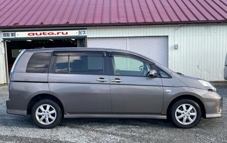 Toyota ISis I, 2015 год, 9 фотография