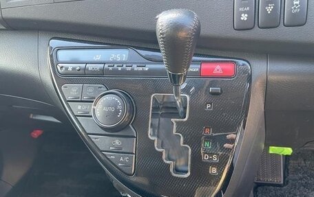 Toyota ISis I, 2015 год, 17 фотография