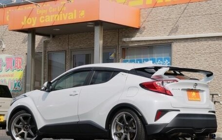 Toyota C-HR I рестайлинг, 2022 год, 1 732 000 рублей, 5 фотография