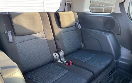 Toyota ISis I, 2015 год, 20 фотография