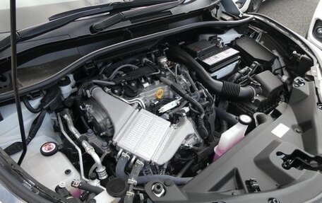 Toyota C-HR I рестайлинг, 2022 год, 1 732 000 рублей, 21 фотография