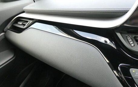 Toyota C-HR I рестайлинг, 2022 год, 1 732 000 рублей, 15 фотография