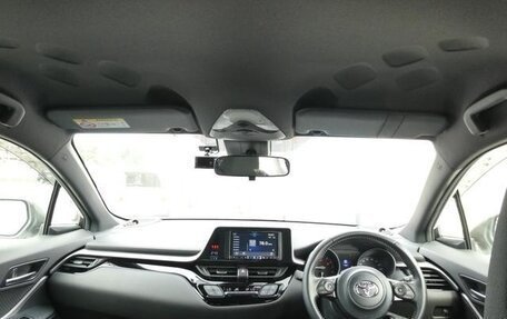 Toyota C-HR I рестайлинг, 2022 год, 1 732 000 рублей, 26 фотография