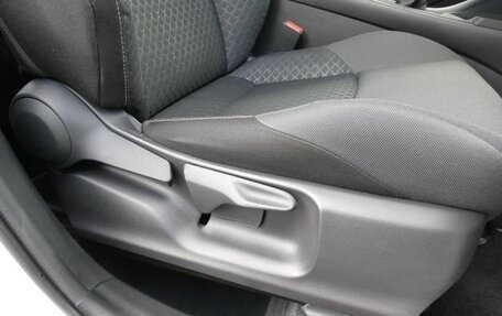 Toyota C-HR I рестайлинг, 2022 год, 1 732 000 рублей, 28 фотография