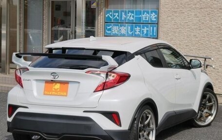 Toyota C-HR I рестайлинг, 2022 год, 1 732 000 рублей, 33 фотография