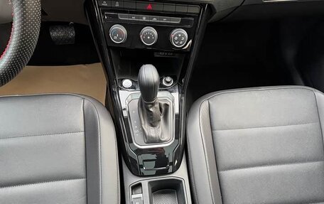 Volkswagen T-Roc I, 2022 год, 2 110 000 рублей, 11 фотография