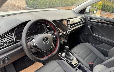 Volkswagen T-Roc I, 2022 год, 2 110 000 рублей, 7 фотография