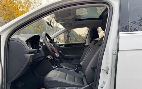 Volkswagen T-Roc I, 2022 год, 2 110 000 рублей, 10 фотография