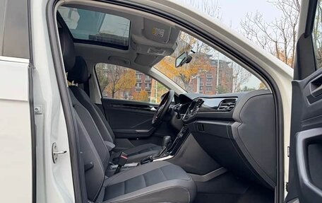 Volkswagen T-Roc I, 2022 год, 2 110 000 рублей, 12 фотография