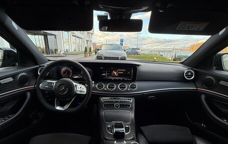 Mercedes-Benz E-Класс, 2019 год, 2 690 000 рублей, 13 фотография