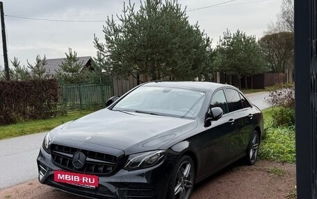 Mercedes-Benz E-Класс, 2019 год, 2 690 000 рублей, 21 фотография