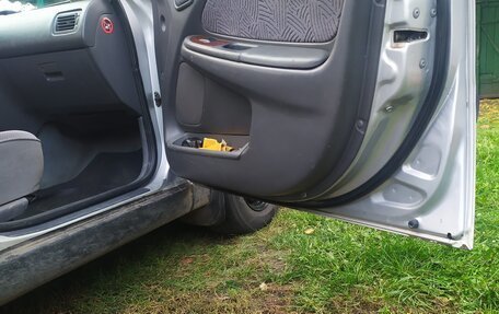 Toyota Avensis III рестайлинг, 1998 год, 350 000 рублей, 8 фотография