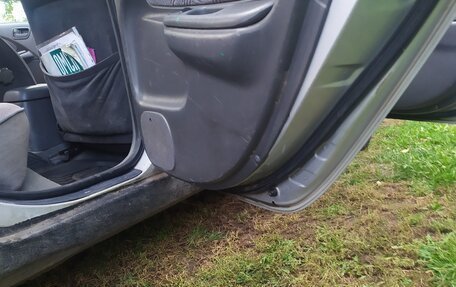 Toyota Avensis III рестайлинг, 1998 год, 350 000 рублей, 9 фотография