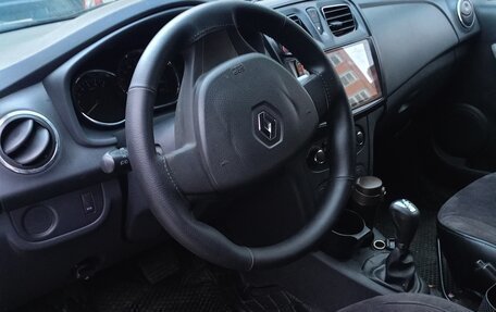 Renault Logan II, 2016 год, 570 000 рублей, 3 фотография