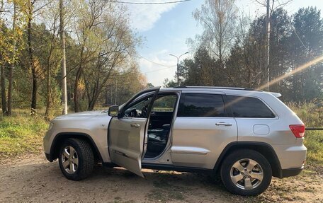 Jeep Grand Cherokee, 2012 год, 1 800 000 рублей, 10 фотография