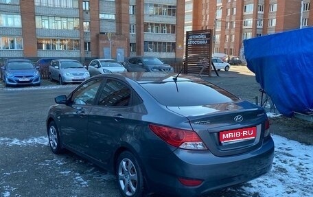 Hyundai Solaris II рестайлинг, 2012 год, 815 000 рублей, 1 фотография