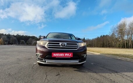 Toyota Highlander III, 2011 год, 1 440 000 рублей, 10 фотография