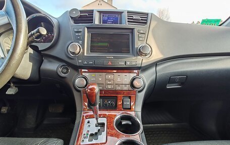 Toyota Highlander III, 2011 год, 1 440 000 рублей, 13 фотография