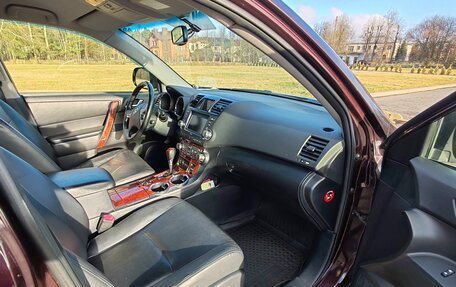 Toyota Highlander III, 2011 год, 1 440 000 рублей, 14 фотография