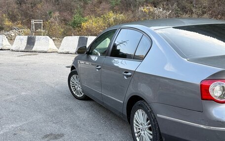 Volkswagen Passat B6, 2006 год, 750 000 рублей, 2 фотография