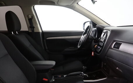 Mitsubishi Outlander III рестайлинг 3, 2017 год, 1 619 000 рублей, 11 фотография