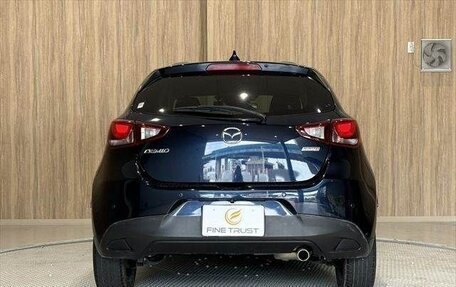 Mazda Demio IV, 2018 год, 895 000 рублей, 3 фотография