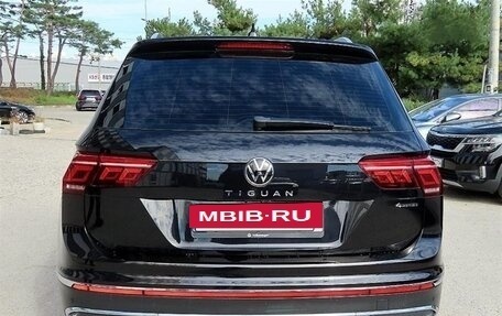 Volkswagen Tiguan II, 2023 год, 3 179 000 рублей, 3 фотография