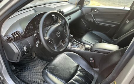 Mercedes-Benz C-Класс, 2004 год, 810 000 рублей, 1 фотография