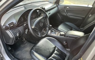 Mercedes-Benz C-Класс, 2004 год, 810 000 рублей, 1 фотография