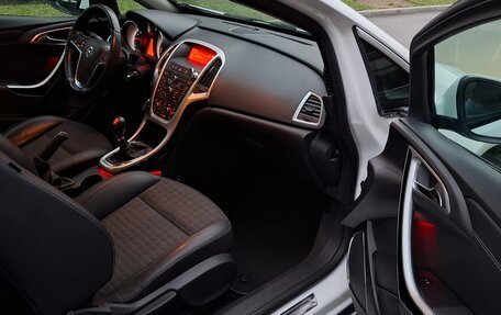 Opel Astra J, 2013 год, 870 000 рублей, 10 фотография