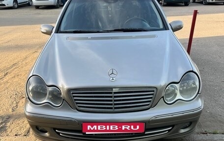 Mercedes-Benz C-Класс, 2004 год, 810 000 рублей, 8 фотография