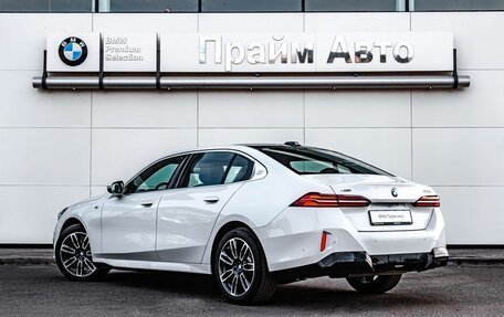 BMW 5 серия, 2025 год, 8 990 000 рублей, 6 фотография