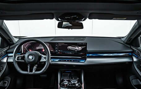 BMW 5 серия, 2025 год, 8 990 000 рублей, 14 фотография