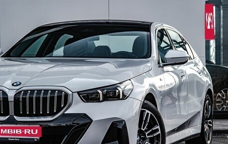 BMW 5 серия, 2025 год, 8 990 000 рублей, 9 фотография