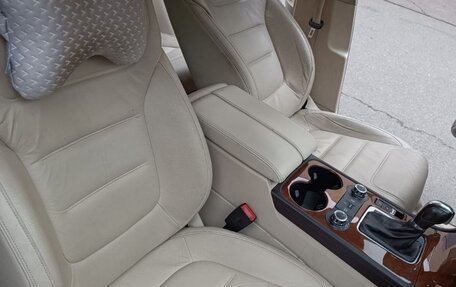 Volkswagen Touareg III, 2013 год, 1 990 000 рублей, 10 фотография