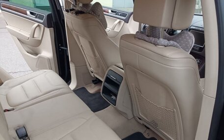 Volkswagen Touareg III, 2013 год, 1 990 000 рублей, 11 фотография