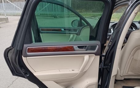 Volkswagen Touareg III, 2013 год, 1 990 000 рублей, 16 фотография