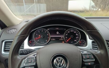 Volkswagen Touareg III, 2013 год, 1 990 000 рублей, 9 фотография