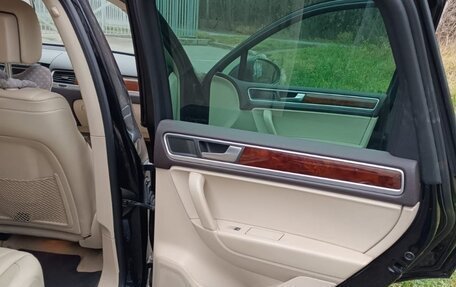 Volkswagen Touareg III, 2013 год, 1 990 000 рублей, 17 фотография