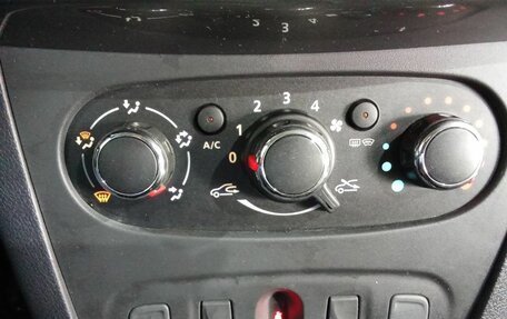 Renault Logan II, 2022 год, 1 255 000 рублей, 14 фотография