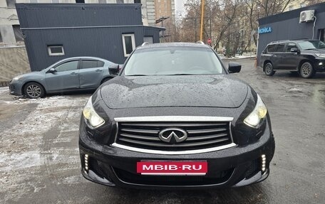 Infiniti QX70, 2014 год, 1 900 000 рублей, 2 фотография