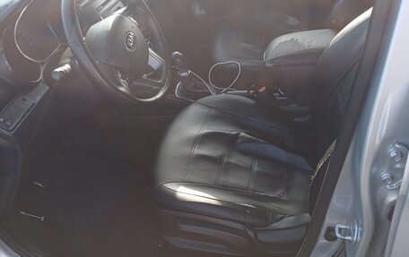 KIA Rio III рестайлинг, 2013 год, 500 000 рублей, 4 фотография