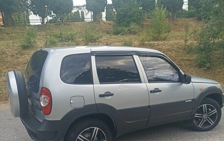 Chevrolet Niva I рестайлинг, 2010 год, 500 000 рублей, 6 фотография