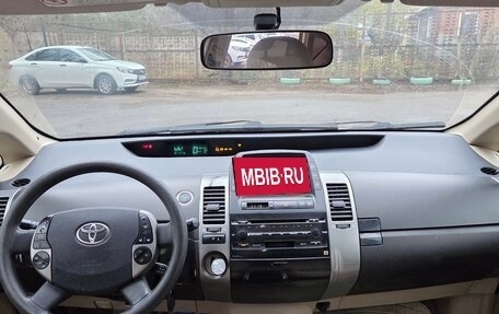 Toyota Prius, 2004 год, 470 000 рублей, 10 фотография