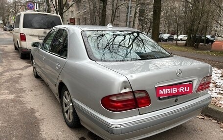 Mercedes-Benz E-Класс, 2000 год, 350 000 рублей, 3 фотография
