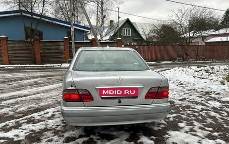 Mercedes-Benz E-Класс, 2000 год, 350 000 рублей, 7 фотография