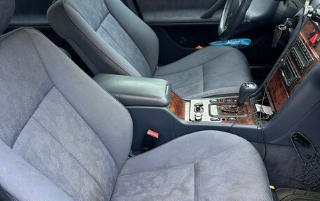 Mercedes-Benz E-Класс, 2000 год, 350 000 рублей, 19 фотография